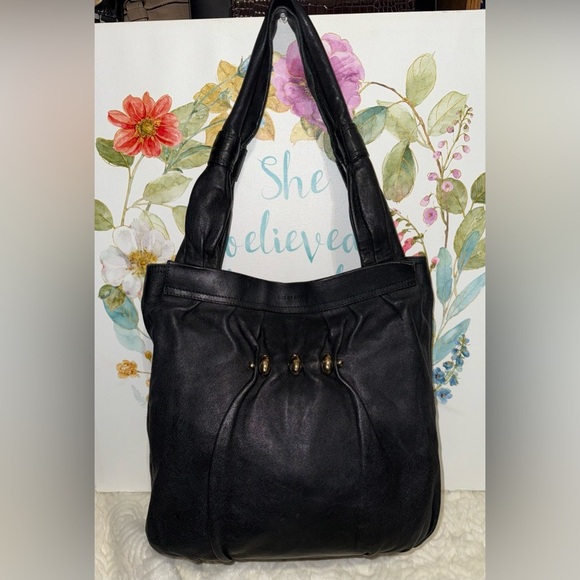 See by Chloe Elegant Black Leather Shoulder Bag - Picture 2 of 11